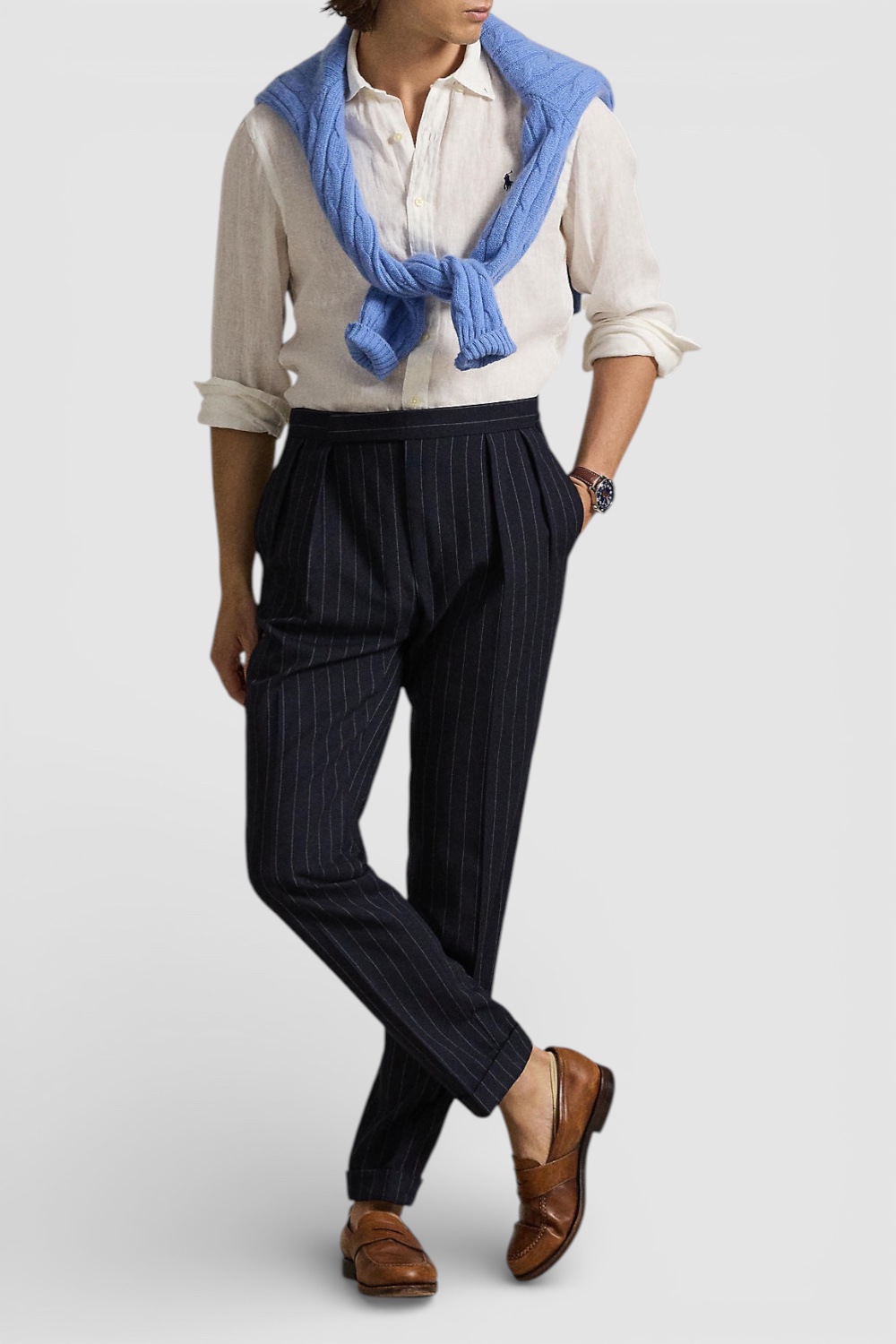 תמונת כל הלוק של חולצה מכופתרת